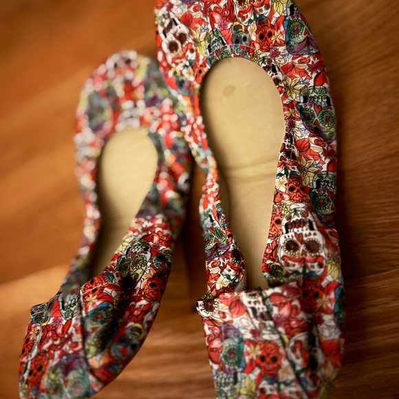 Colorful Skull Patterned Flats - Picture 5 of 6